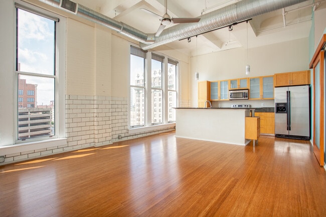 Photo - 1136 Washington Ave Unit 609