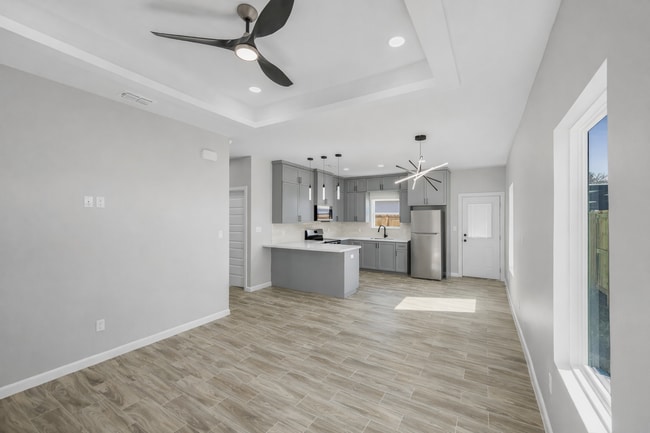 Photo - 11407 N 24th Ln Unidad 2