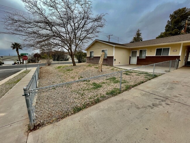 Photo - Pet Friendly Home in Washington with Large Fenced Yard
