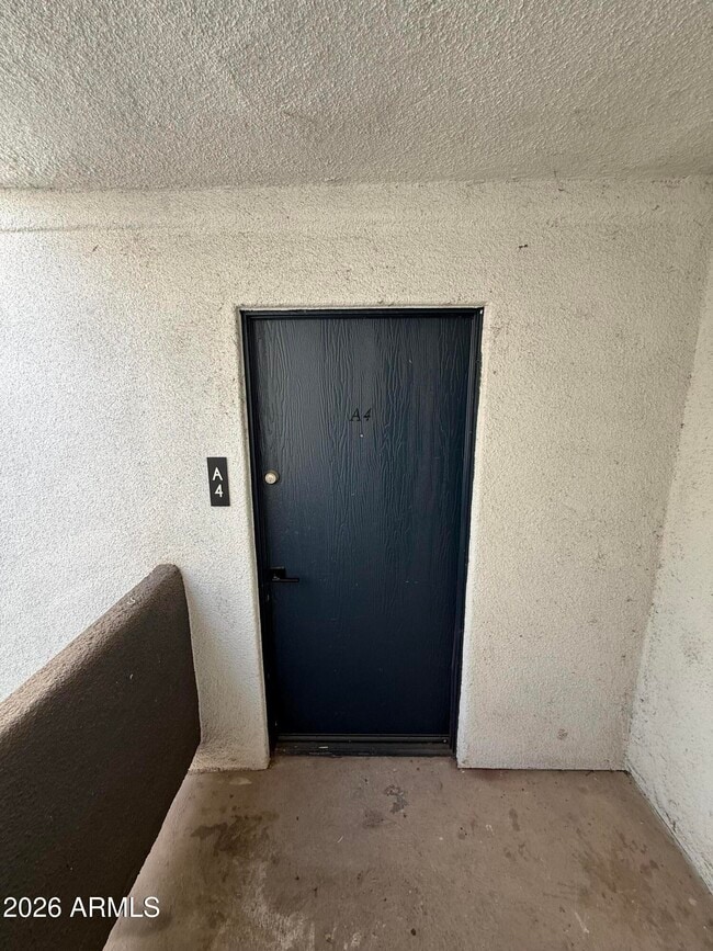 Building Photo - 302 E Monte Vista Rd Unit A4