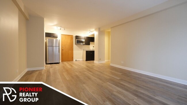 Photo - 4180 N Marine Dr Unit 1102