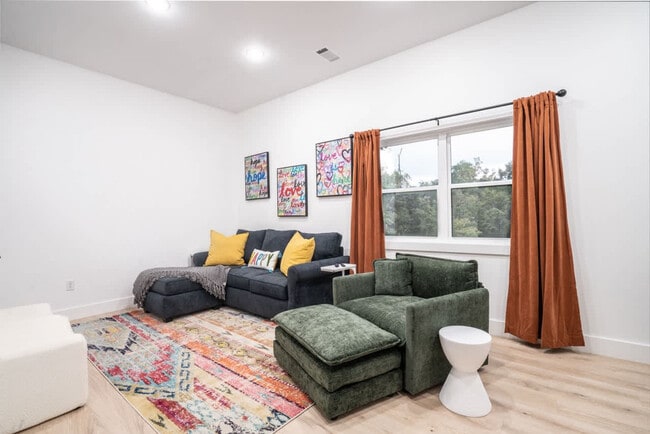 4 Fleetwood Cir Unit SI ID1631842P