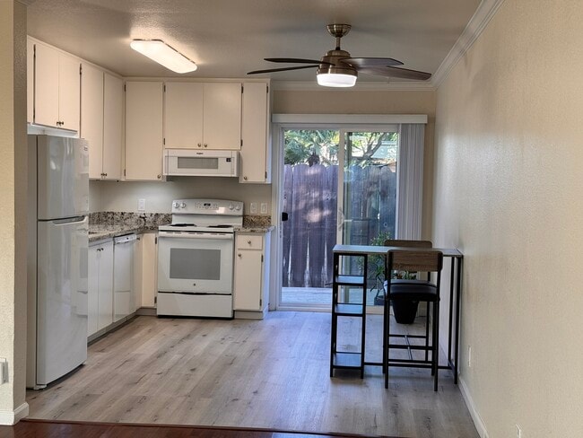 Building Photo - 375 N M St Unit 375 Rental