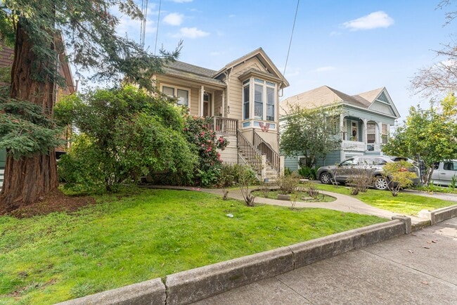 Building Photo - 820 Pacific Ave Unit 820 Pacific Ave #A - LU