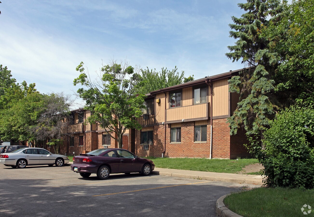 Lakeview Estates - Lakeview Estates Apartments