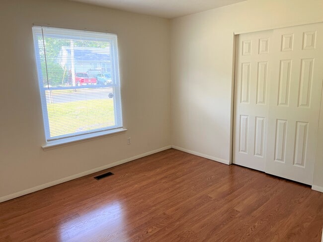 11 Woodland Rd