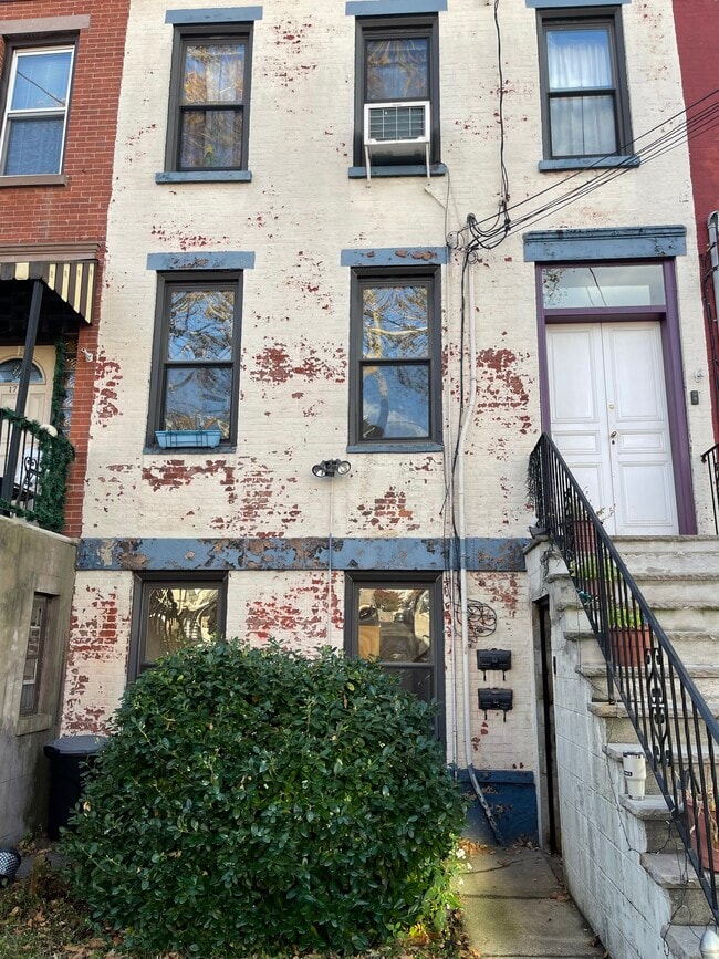 Photo - 19 Henry St Unit 1