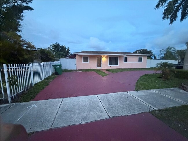 Building Photo - 15431 SW 101st Ave
