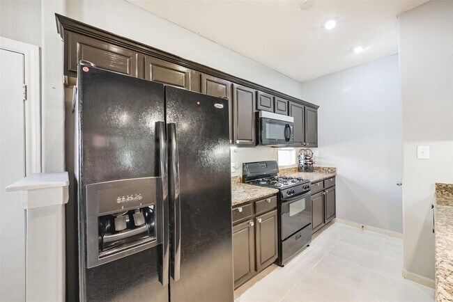 Photo - 1728 Tornado