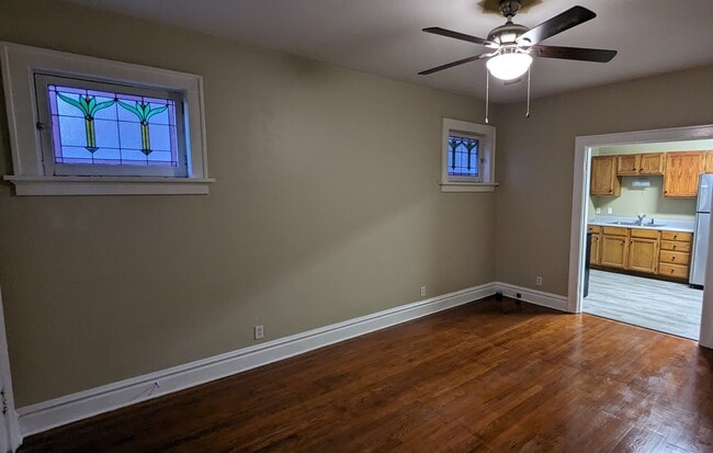 Building Photo - 5042 Mardel Ave Unit 5042 1F