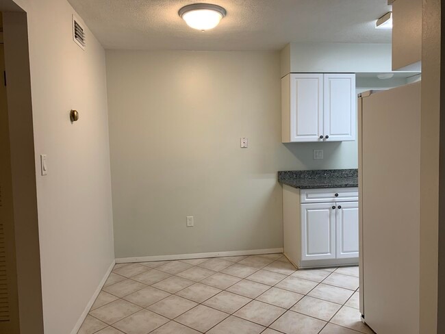 Photo - 190 E Olmstead Dr Unit F7