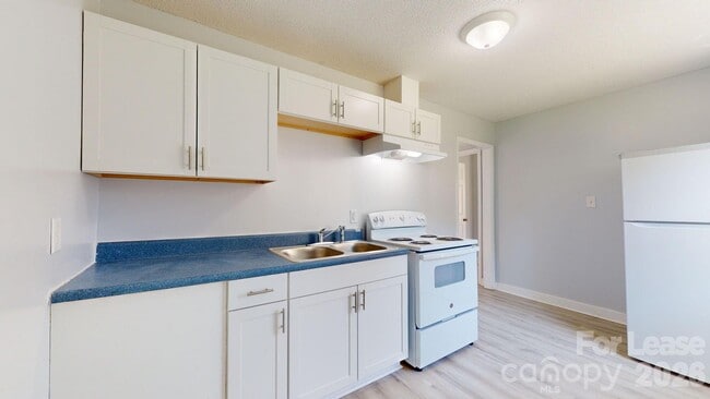 Photo - 4517 Helena St