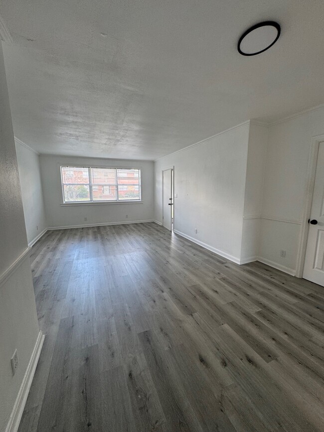 Building Photo - 5452 Playa Way Unit 1