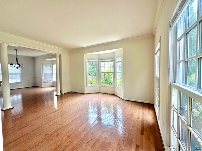 Photo - 252 Millstream Dr