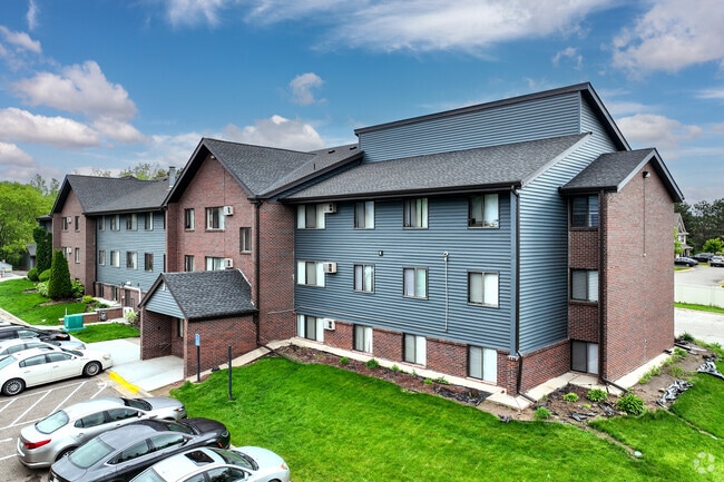 Building Photo - The Commons Rental