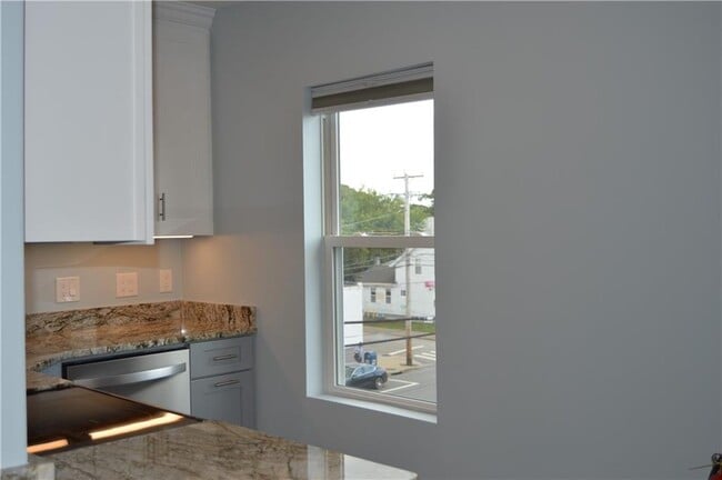 581 Central Ave Unit 3R