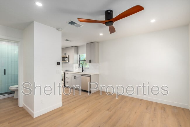 Photo - 616 N 10th Ave
