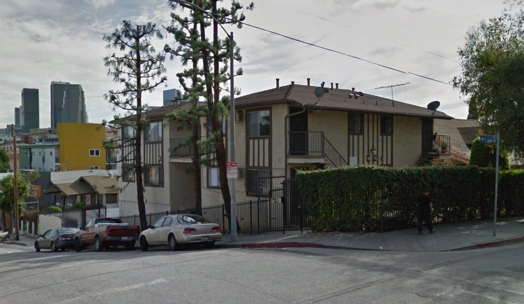 Photo - 402 S Bonnie Brae St Apartments