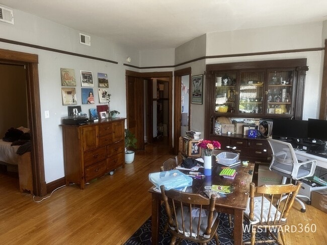 Photo - 2035 N Sawyer Ave Unit 2