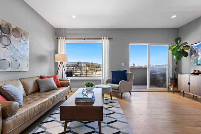 Building Photo - 371 30th St Unit #301 Rental