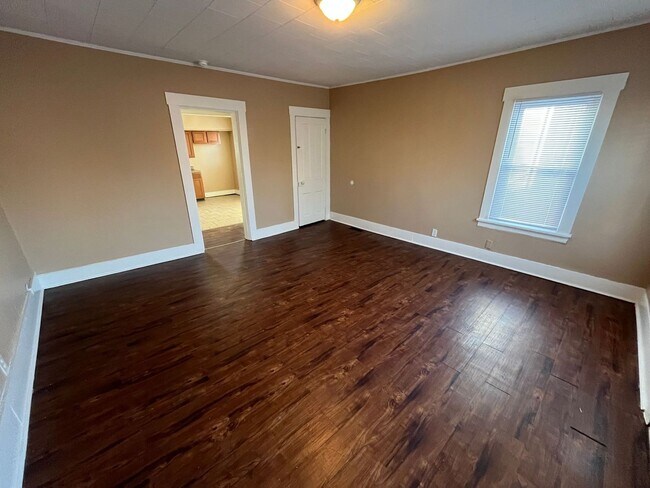 Photo - 123 N Miami St