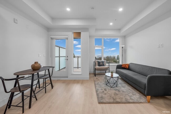 Photo - 6479 Selma Av Unit 409