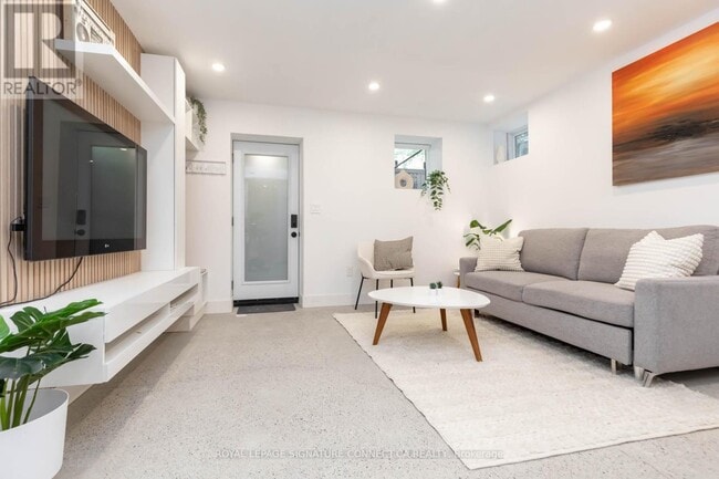 Photo - 55 Dearbourne Ave