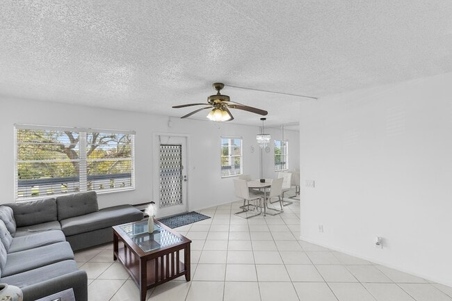 3028 Harwood D