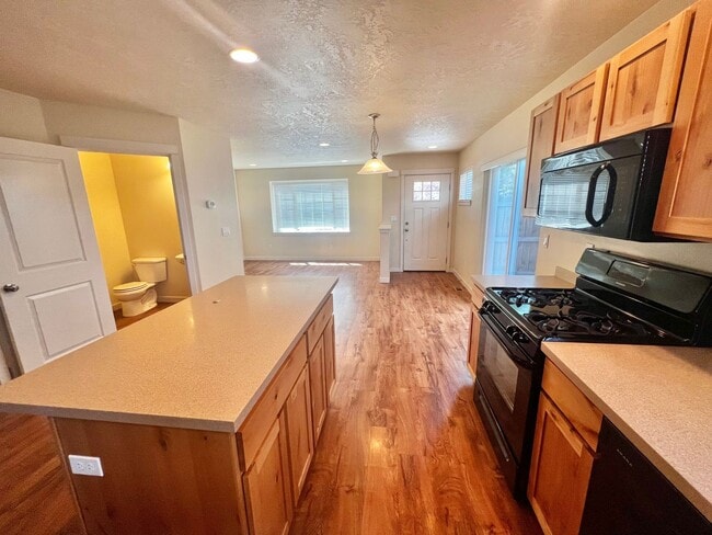 Photo - 812 NE Ross Rd Unidad #2