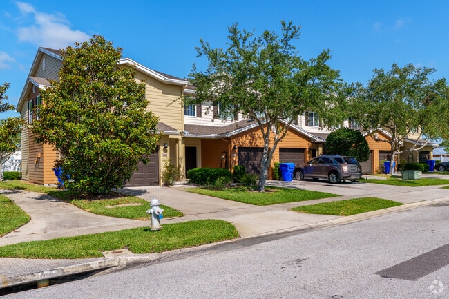 605 N Thacker Ave Kissimmee, FL 34741-4832