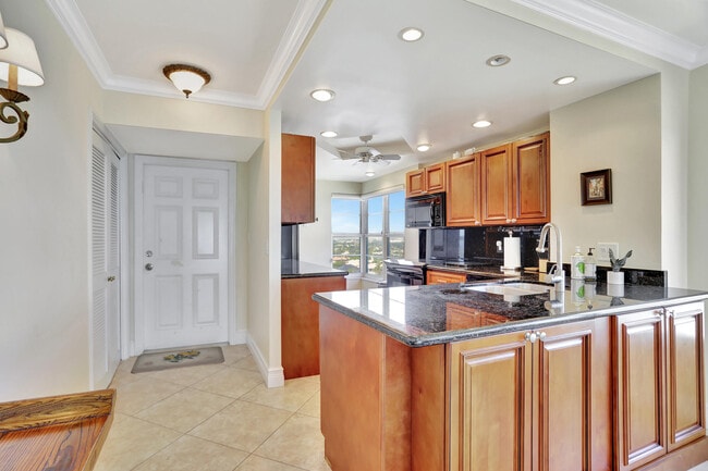 Photo - 1021 Hillsboro Mile Condo Unit 1108