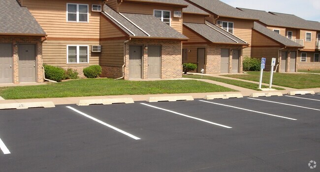 Building Photo - Thousand Oaks Apartments