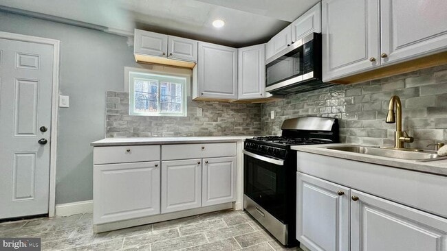 Building Photo - 2348 Wilder St