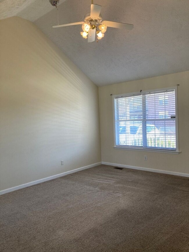 Photo - Move in Ready - Near Airport