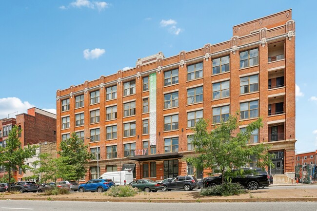 Building Photo - Spring Lofts