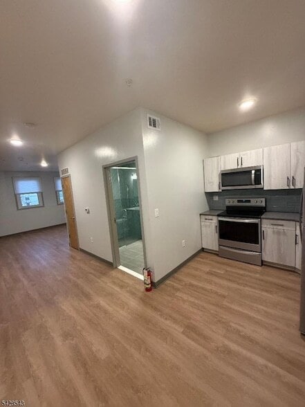 70 W Grand St