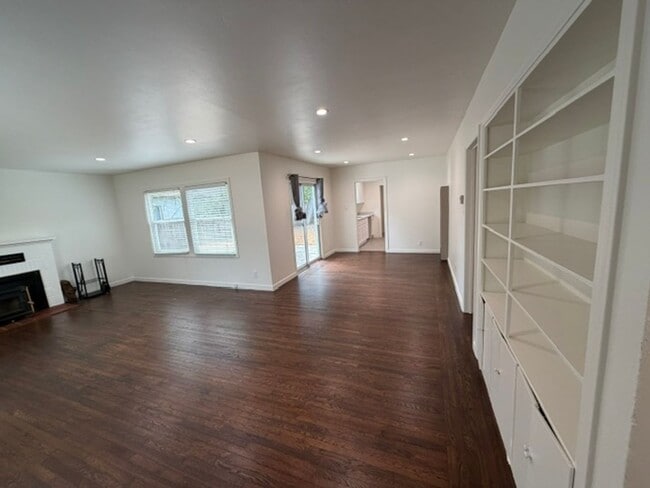 Photo - Charming JC Neighborhood Rental with Brand-New Kitchen & Hardwood Floors
