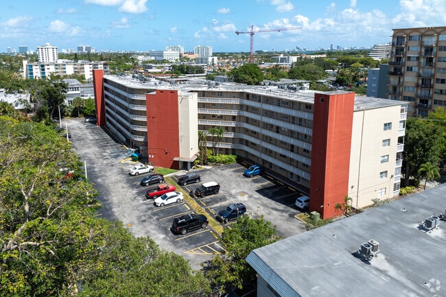1475 NE 125th Ter - Terra Towers Apartments