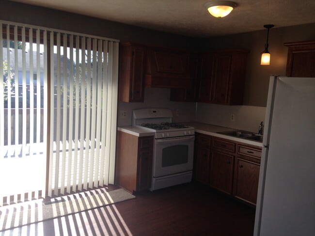 Photo - 4194 Ivanrest Ave SW