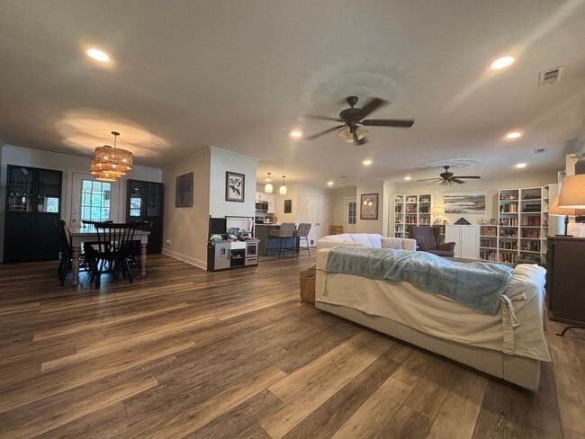 Photo - Lovely on Lance