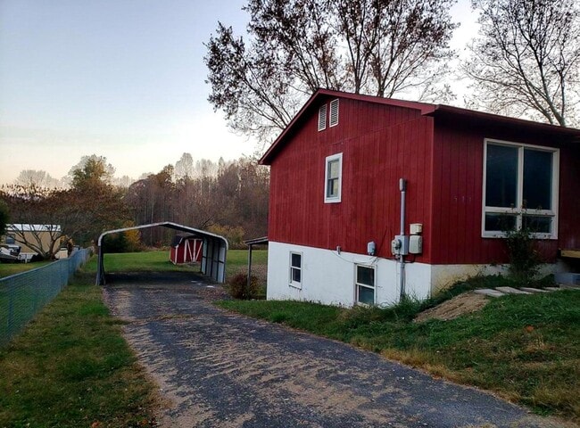 Photo - 571 Meadow View Rd