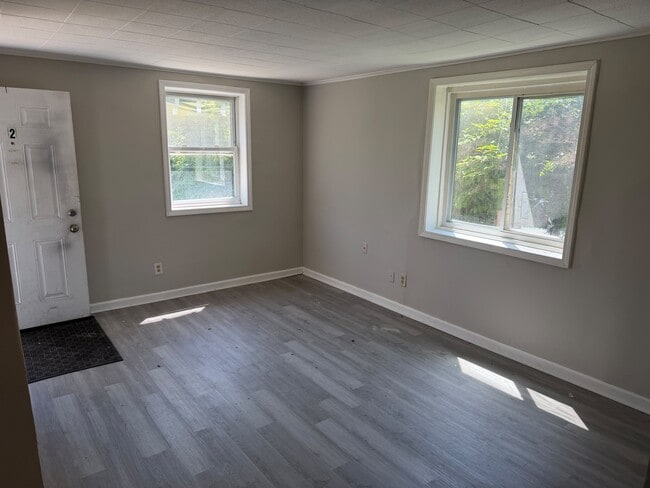 739 Harriet St