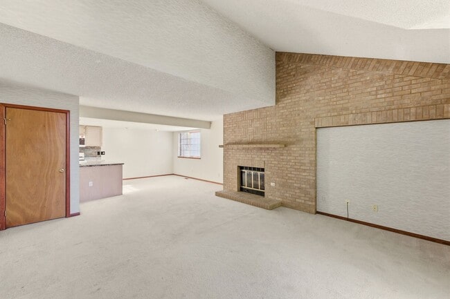 Photo - Deer Pointe Village Townhome Feautures 2 P...