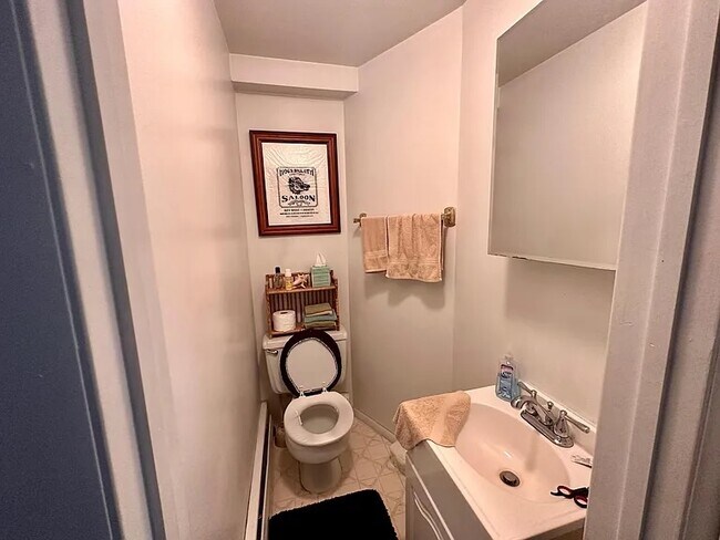 6440 Seneca St Unit Upper Rear