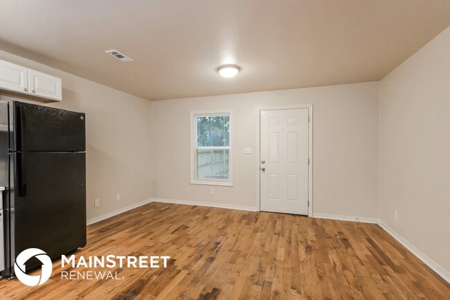 Photo - 2508 Rowan St