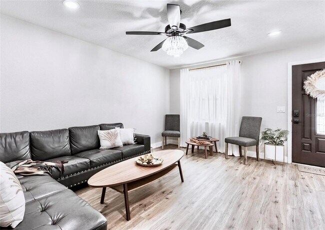 Photo - 6220 Interbay Ave