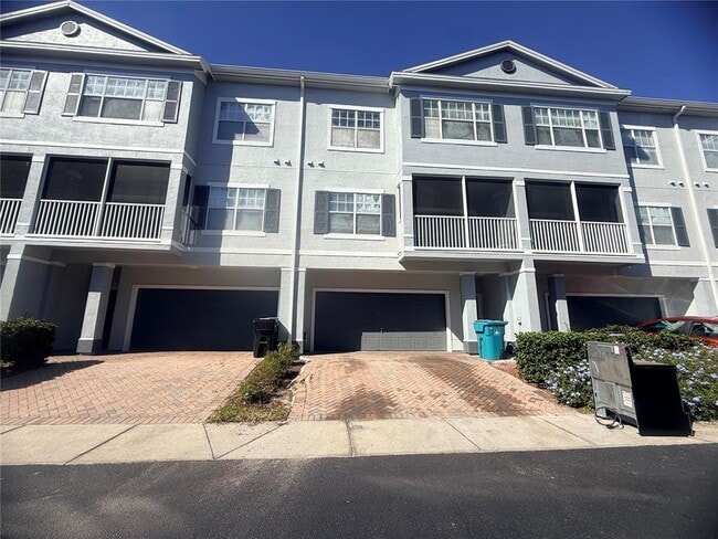 Photo - 2424 Grand Central Pkwy