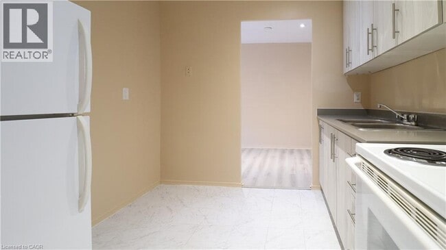 Photo - 84 SECOND Street Unit# 205 Unité 205