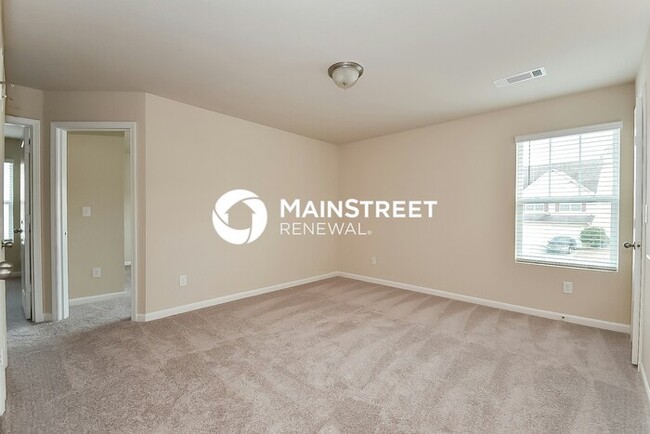 Photo - 3 Bedroom Pet-Friendly Home in Villa Rica, GA with Main Street Renewal