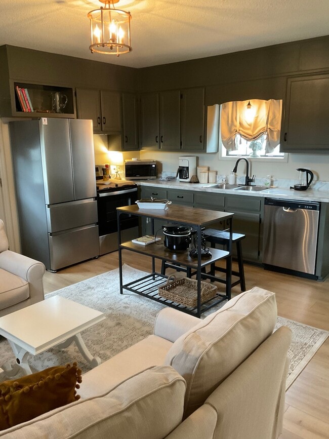 Photo - 212 Washington St W